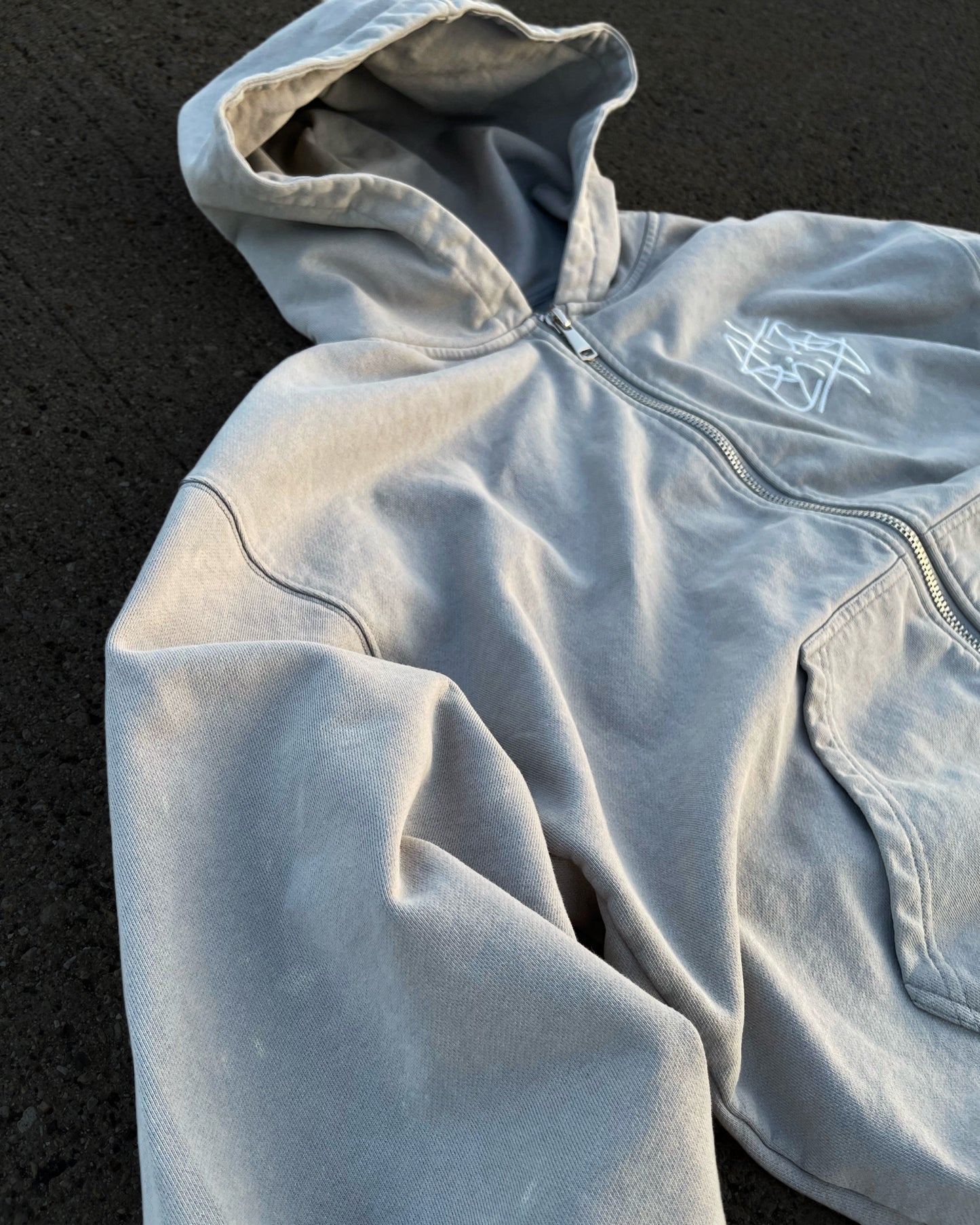 “(vi)ssential” sweatsuit set