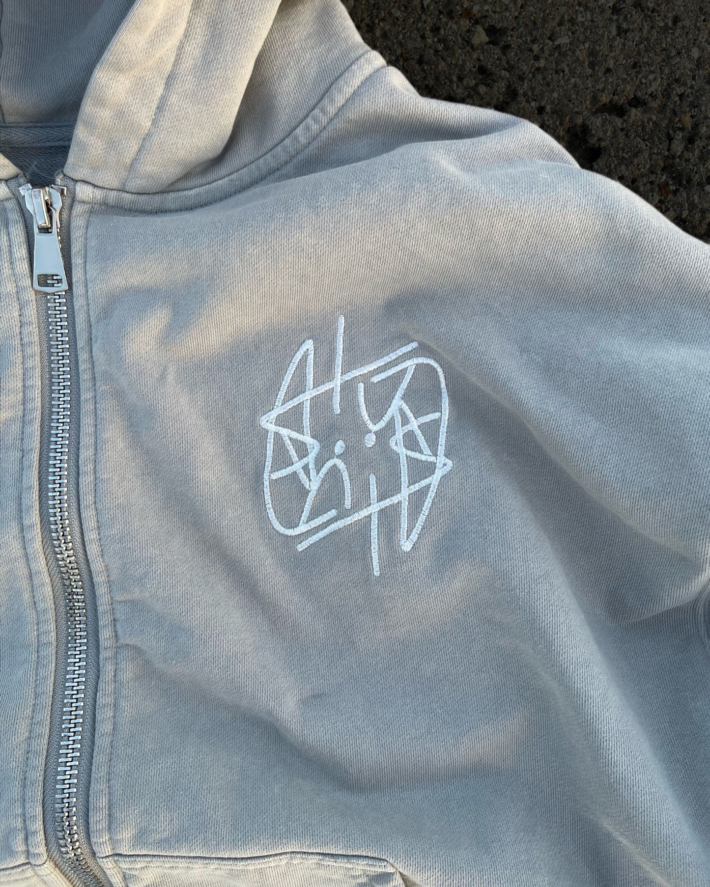 “(vi)ssential” sweatsuit set
