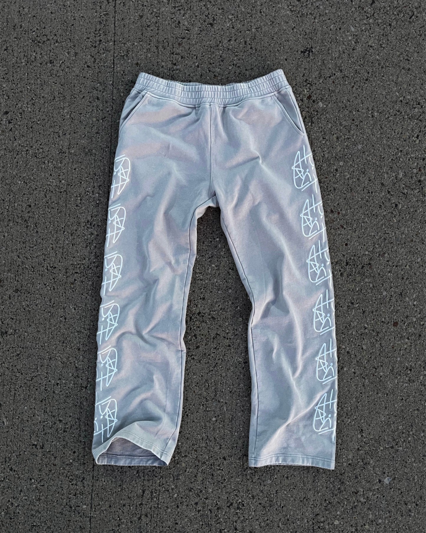 “(vi)ssential” sweatsuit set