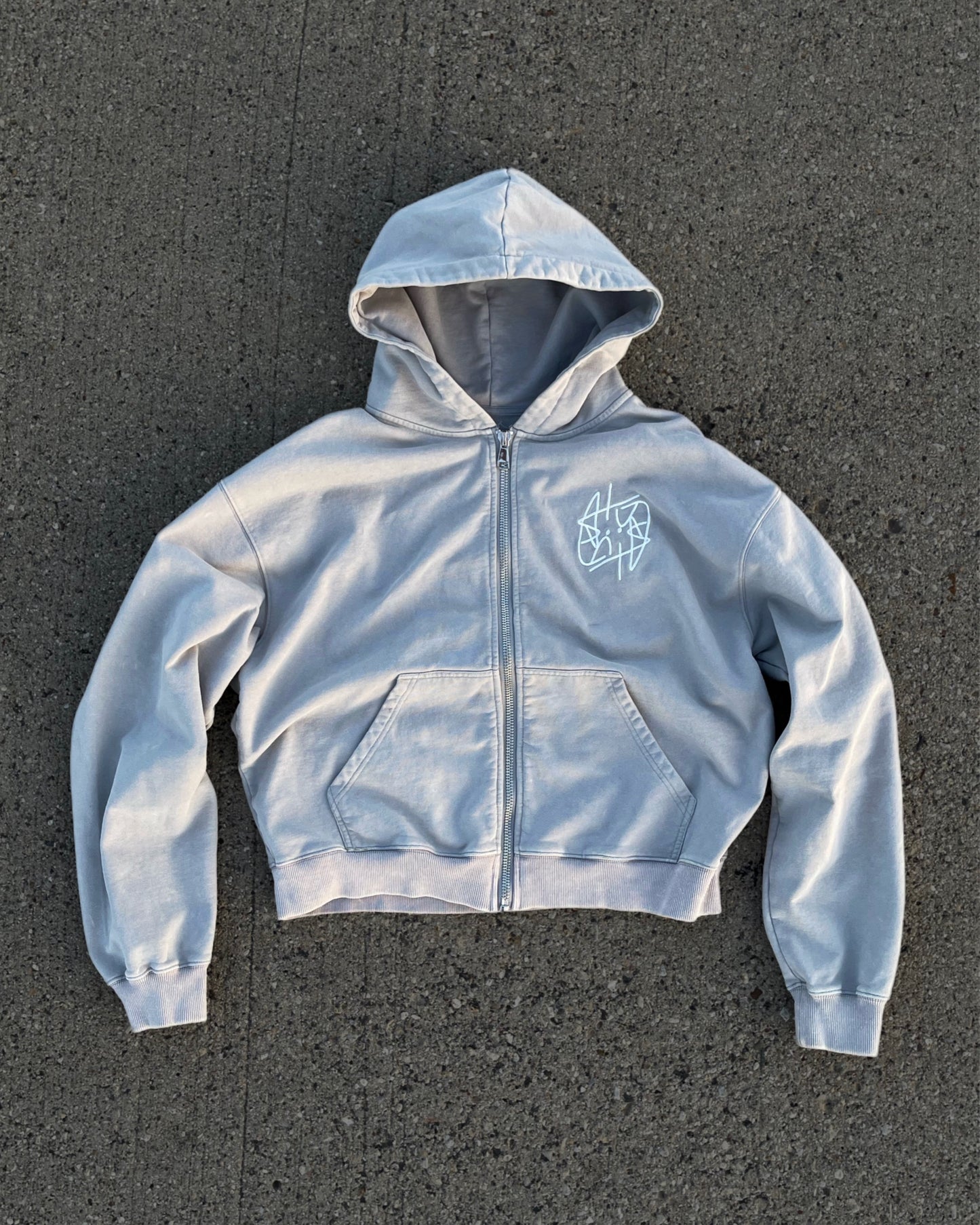“(vi)ssential” sweatsuit set